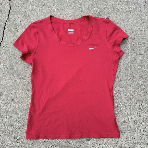 NikeFIT DRY Women’s T-Shirt Size Small Red Athletic Soft Stretch Tee Lightweight - Picture 1 of 3